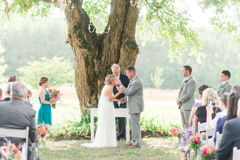 wedding-photographers-in-maryland-flora-corner-farm-037-photo