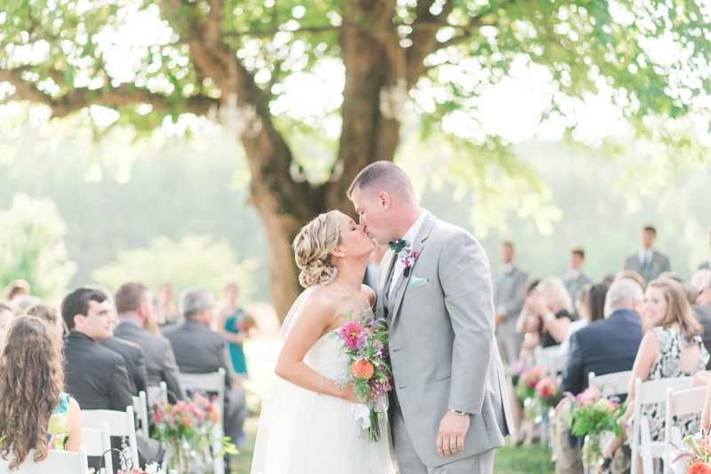 wedding-photographers-in-maryland-flora-corner-farm-041-photo