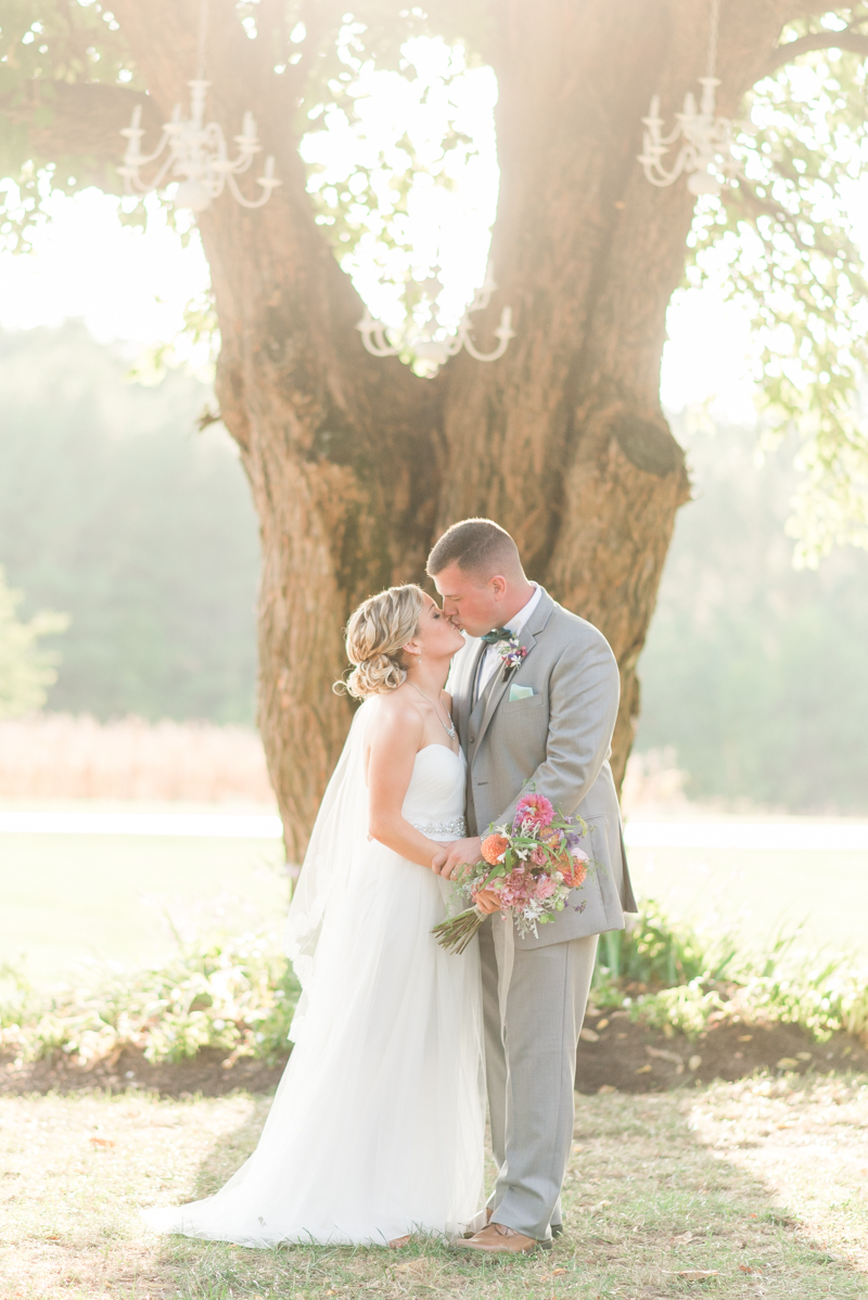 wedding-photographers-in-maryland-flora-corner-farm-048-photo