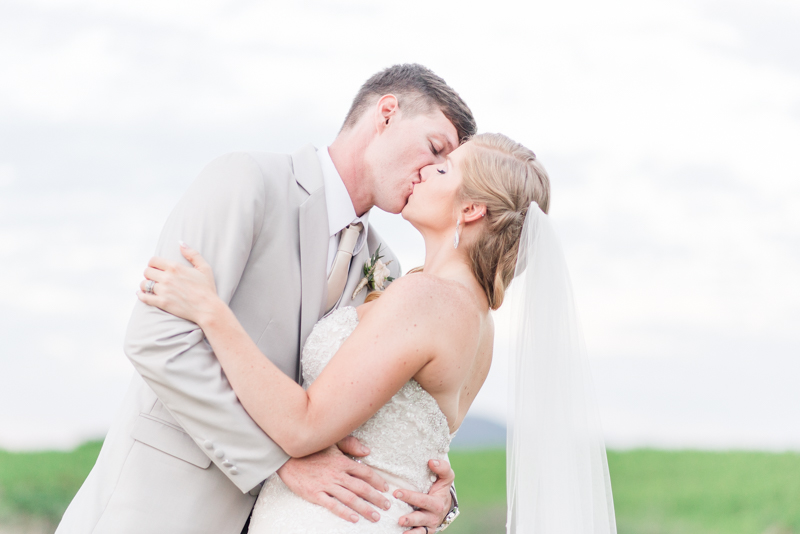 wedding-photographers-in-maryland-virginia-leesburg-riverside-0078-photo