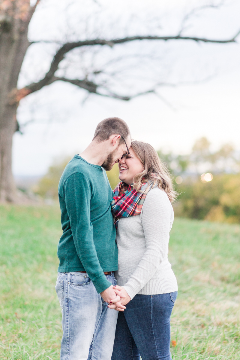 Fall engagement session in Gettysburg National Military Park 