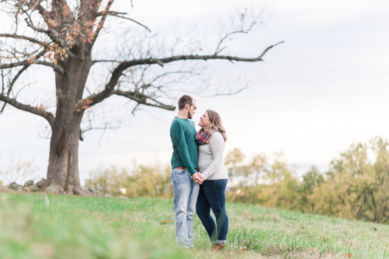 Fall engagement session in Gettysburg National Military Park 