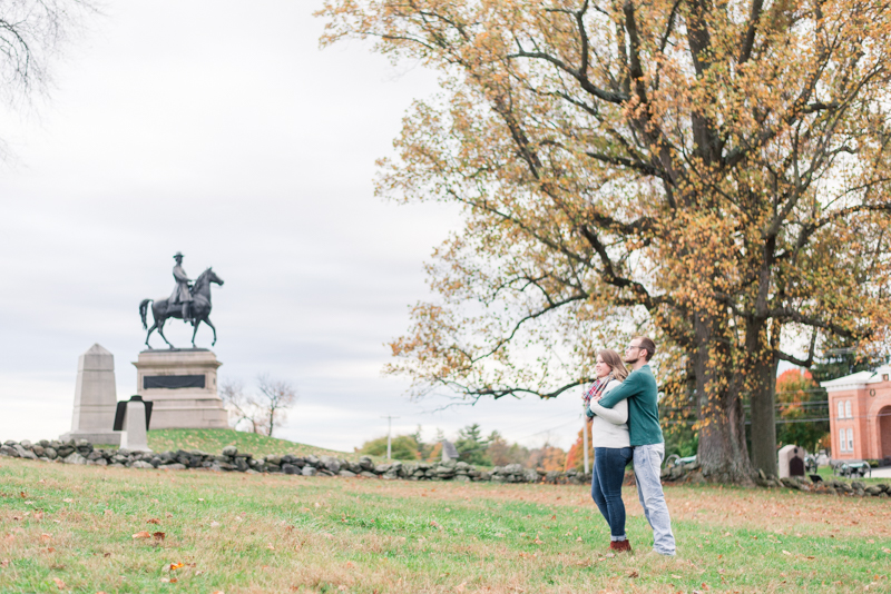 Fall engagement session in Gettysburg National Military Park 