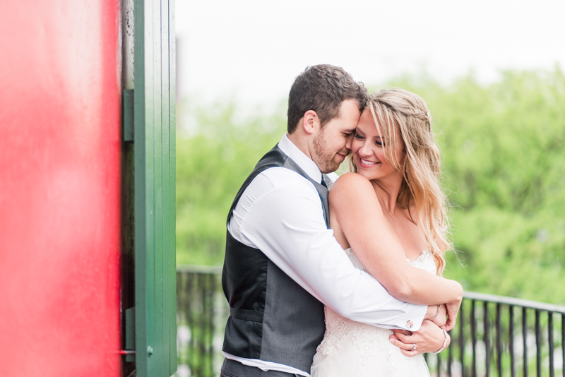 pier 5 hotel wedding baltimore maryland photographer seven foot knoll lighthouse