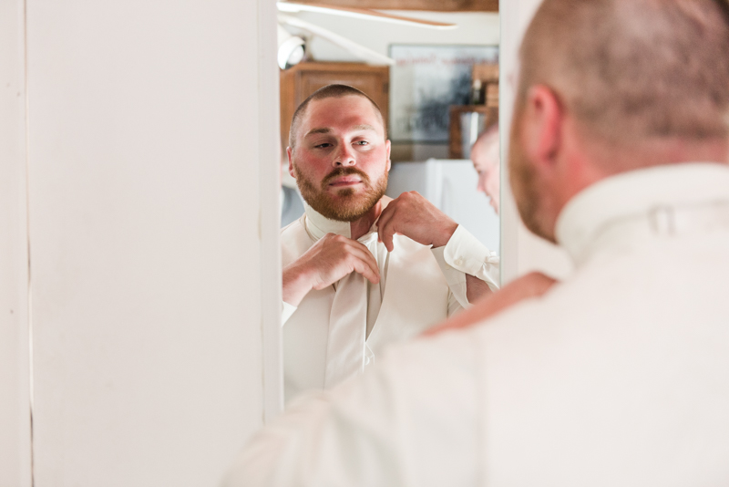 A Rustically Chic Robin Hill Farm Wedding  Alyssa Ryan 