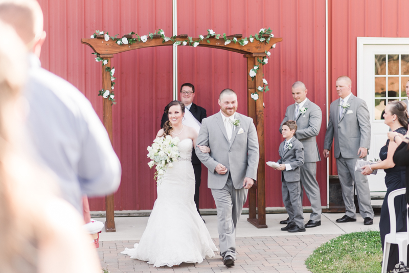 wedding photographers in maryland robin hill farm brandywine ceremony