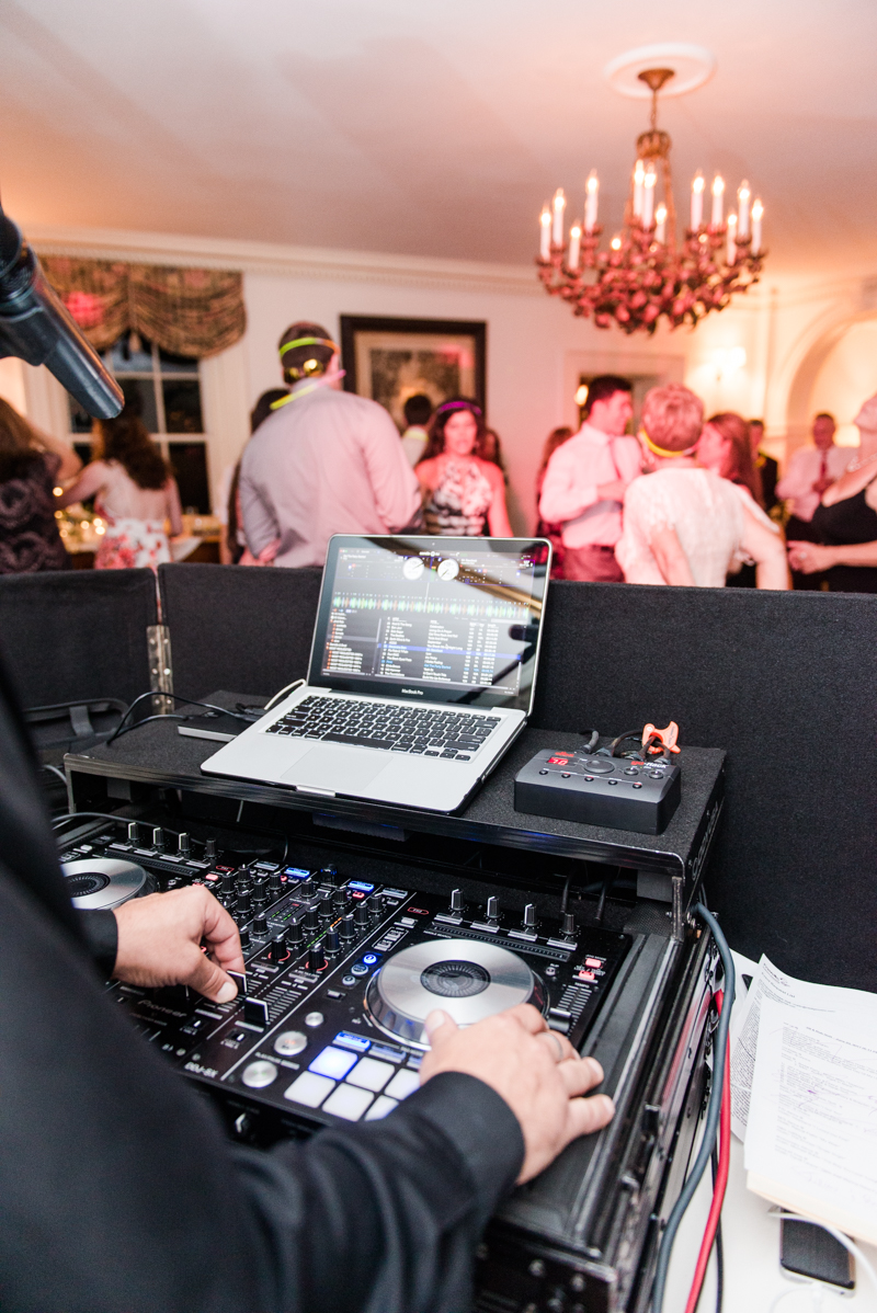 Wedding Photographers in Maryland Liriodendron Mansion Bel Air friendly entertainment