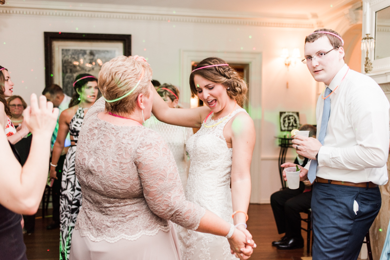 Wedding Photographers in Maryland Liriodendron Mansion Bel Air friendly entertainment