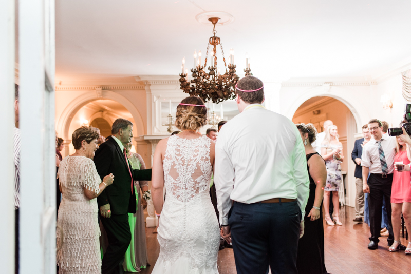 Wedding Photographers in Maryland Liriodendron Mansion Bel Air friendly entertainment