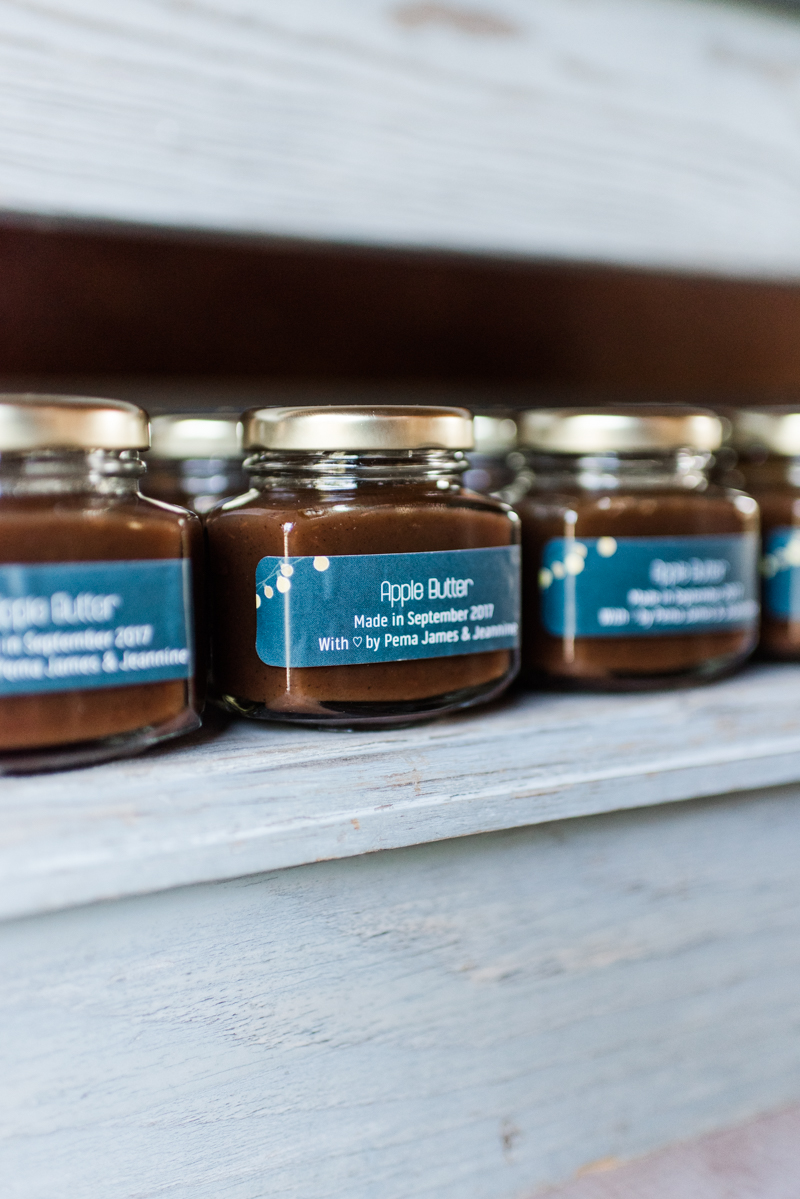 wedding photographers in maryland baltimore rocklands farm fall apple butter favors