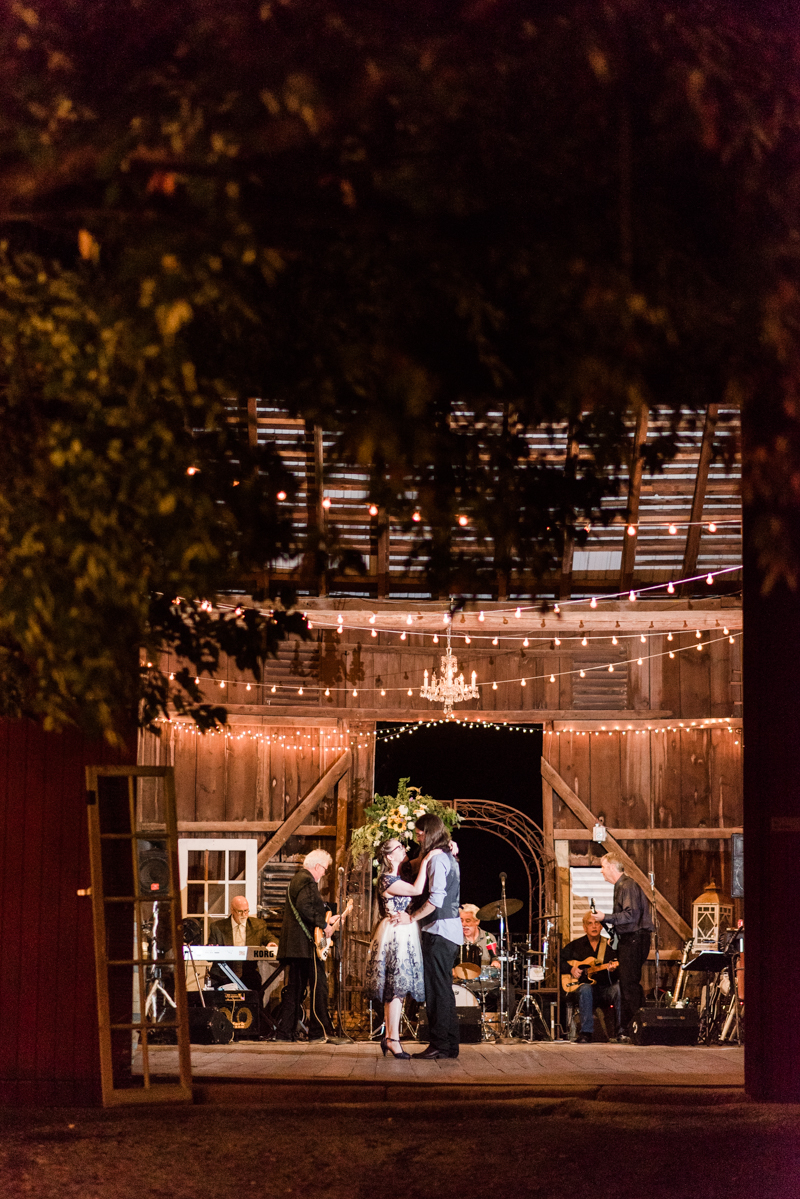 wedding photographers in maryland baltimore rocklands farm fall