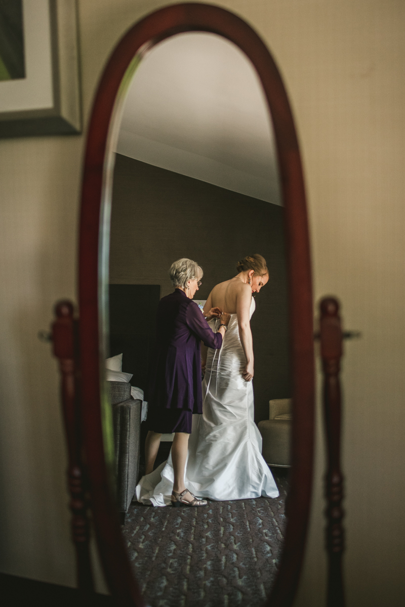 Industrial chic April wedding in Baltimore City's Radisson Hotel by Britney Clause Photography