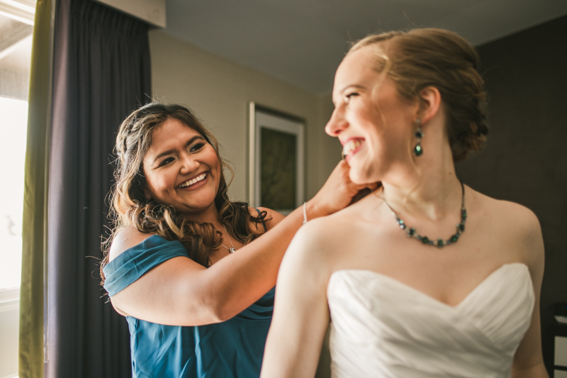 Industrial chic April wedding in Baltimore City's Radisson Hotel by Britney Clause Photography