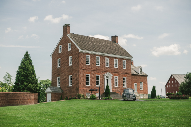 A gorgeous summer wedding at Dulany's Overlook in Frederick Maryland by Britney Clause Photography, wedding photographers in Maryland. 