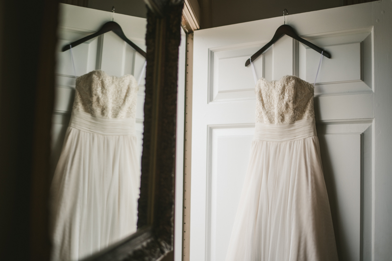 A gorgeous summer wedding at Dulany's Overlook in Frederick Maryland by Britney Clause Photography, wedding photographers in Maryland. 