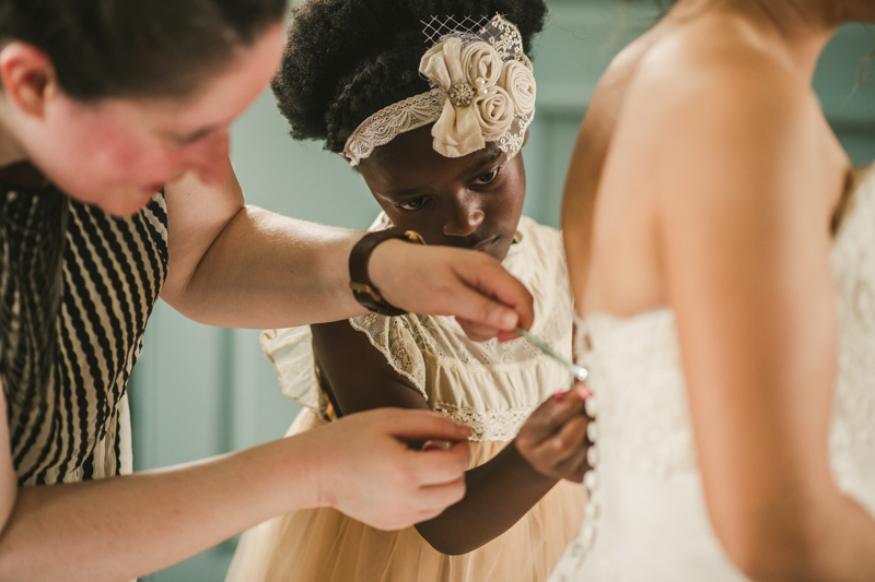 A gorgeous summer wedding at Dulany's Overlook in Frederick Maryland by Britney Clause Photography, wedding photographers in Maryland. 