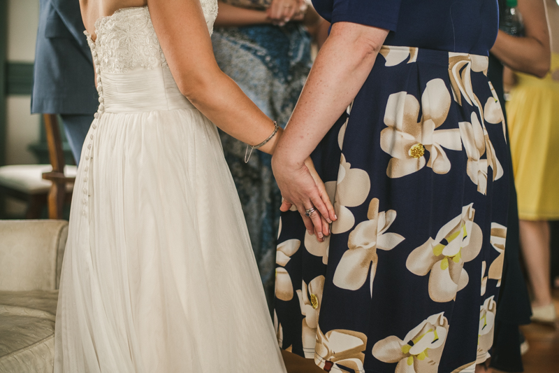 A gorgeous summer wedding at Dulany's Overlook in Frederick Maryland by Britney Clause Photography, wedding photographers in Maryland. 