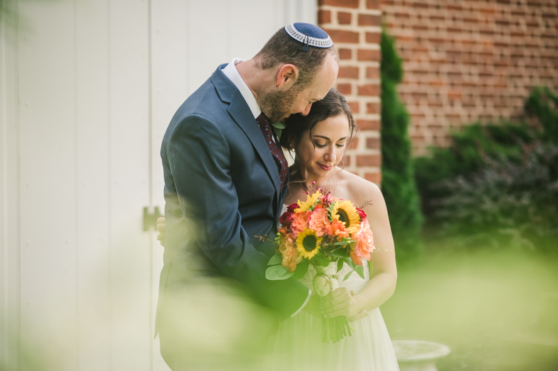 A gorgeous summer wedding at Dulany's Overlook in Frederick Maryland by Britney Clause Photography, wedding photographers in Maryland. 