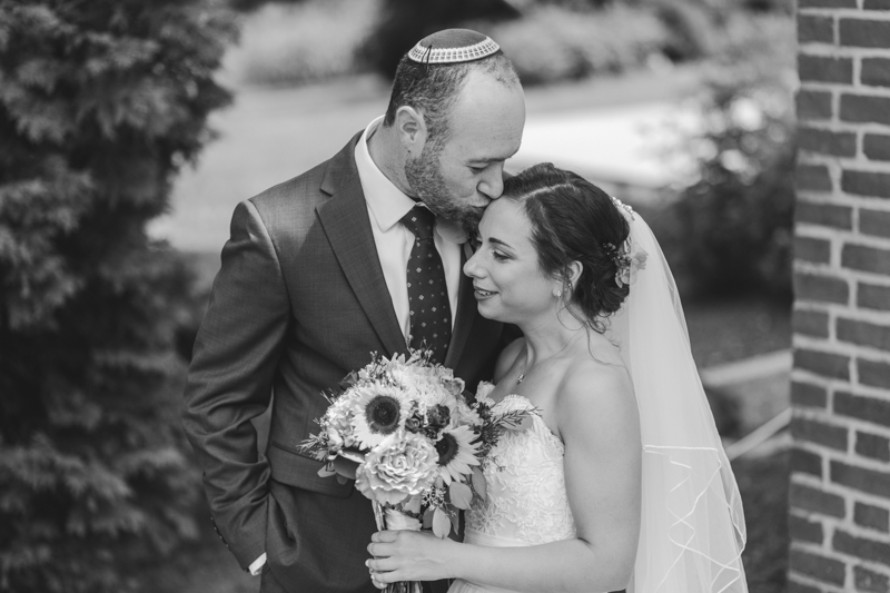 A gorgeous summer wedding at Dulany's Overlook in Frederick Maryland by Britney Clause Photography, wedding photographers in Maryland. 