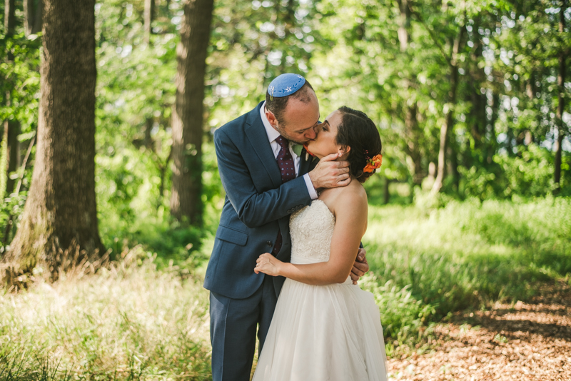 A gorgeous summer wedding at Dulany's Overlook in Frederick Maryland by Britney Clause Photography, wedding photographers in Maryland. 