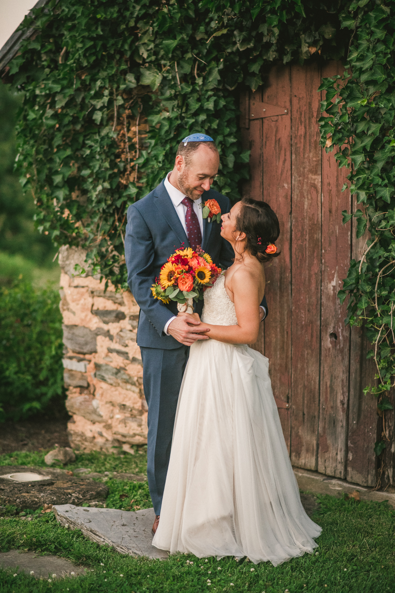 A gorgeous summer wedding at Dulany's Overlook in Frederick Maryland by Britney Clause Photography, wedding photographers in Maryland. 