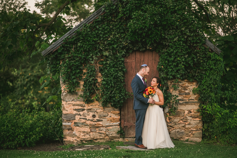 A gorgeous summer wedding at Dulany's Overlook in Frederick Maryland by Britney Clause Photography, wedding photographers in Maryland. 