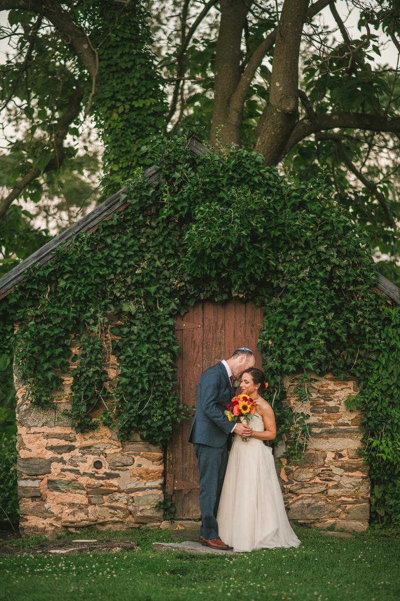 A gorgeous summer wedding at Dulany's Overlook in Frederick Maryland by Britney Clause Photography, wedding photographers in Maryland.