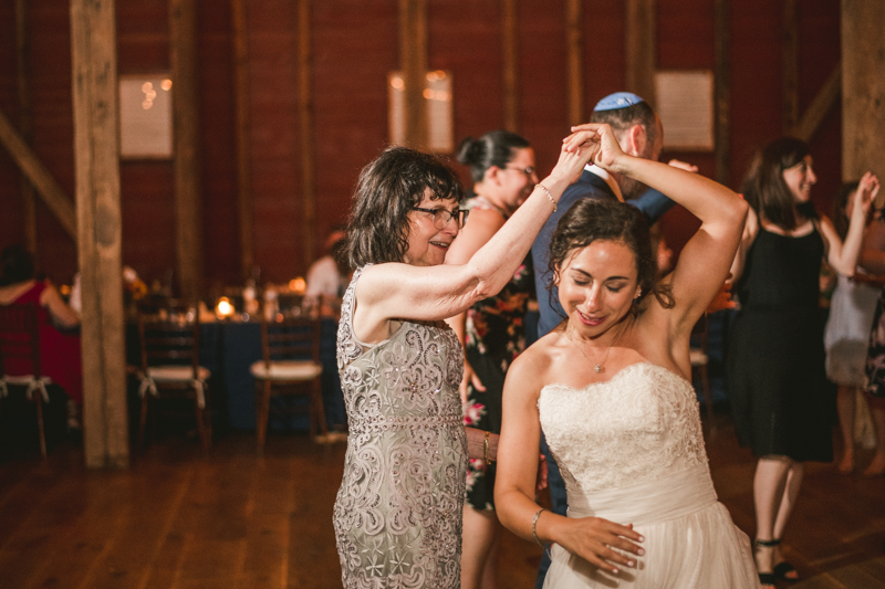 A gorgeous summer wedding at Dulany's Overlook in Frederick Maryland by Britney Clause Photography, wedding photographers in Maryland.