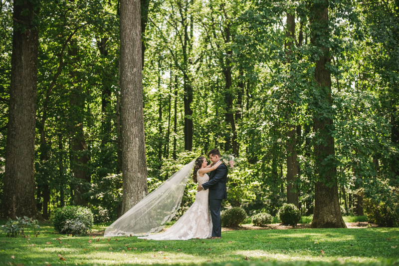 A gorgeous August wedding at Liriodendron Mansion in Bel Air, Maryland by Britney Clause Photography