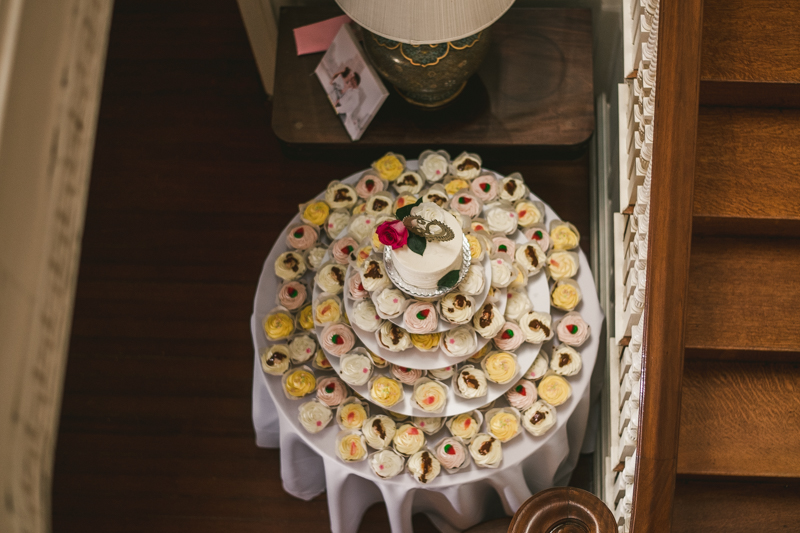 A gorgeous August wedding cake from Iced Gems at Liriodendron Mansion in Bel Air, Maryland by Britney Clause Photography