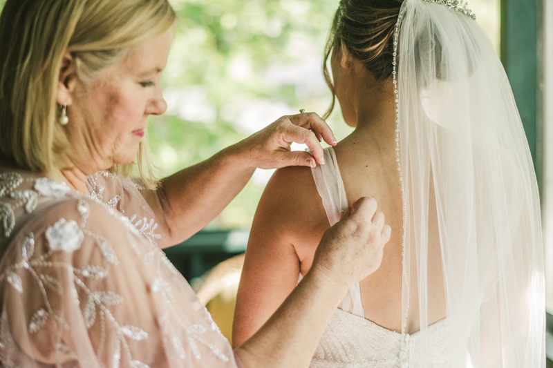 A beautiful September wedding at the Sherwood Forest Clubhouse in Annapolis, Maryland by Britney Clause Photography