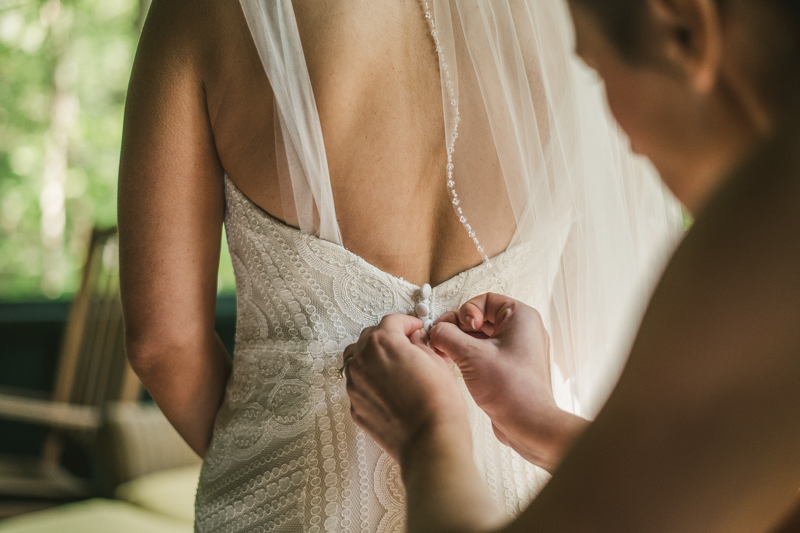 A beautiful September wedding at the Sherwood Forest Clubhouse in Annapolis, Maryland by Britney Clause Photography