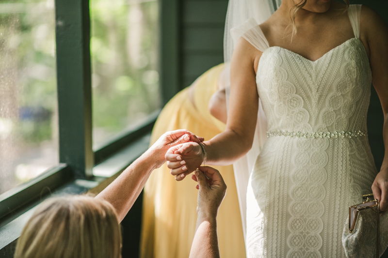 A beautiful September wedding at the Sherwood Forest Clubhouse in Annapolis, Maryland by Britney Clause Photography