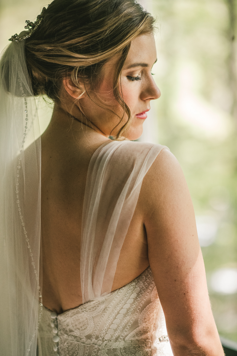 A beautiful September wedding at the Sherwood Forest Clubhouse in Annapolis, Maryland by Britney Clause Photography