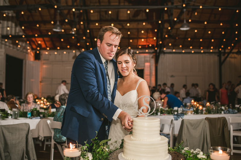 A beautiful September wedding reception at the Sherwood Forest Clubhouse in Annapolis, Maryland by Britney Clause Photography