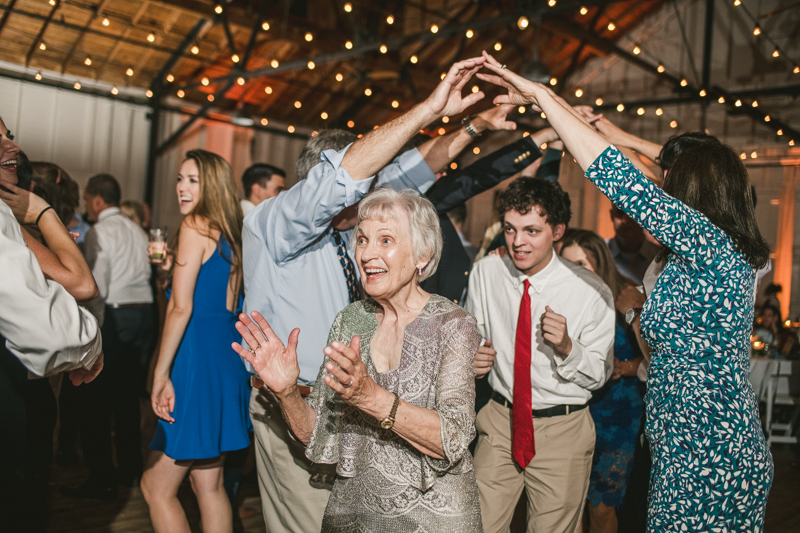 A beautiful September wedding reception at the Sherwood Forest Clubhouse in Annapolis, Maryland by Britney Clause Photography