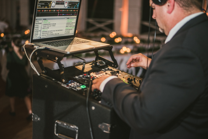 A beautiful September wedding reception at the Sherwood Forest Clubhouse in Annapolis, Maryland by Britney Clause Photography