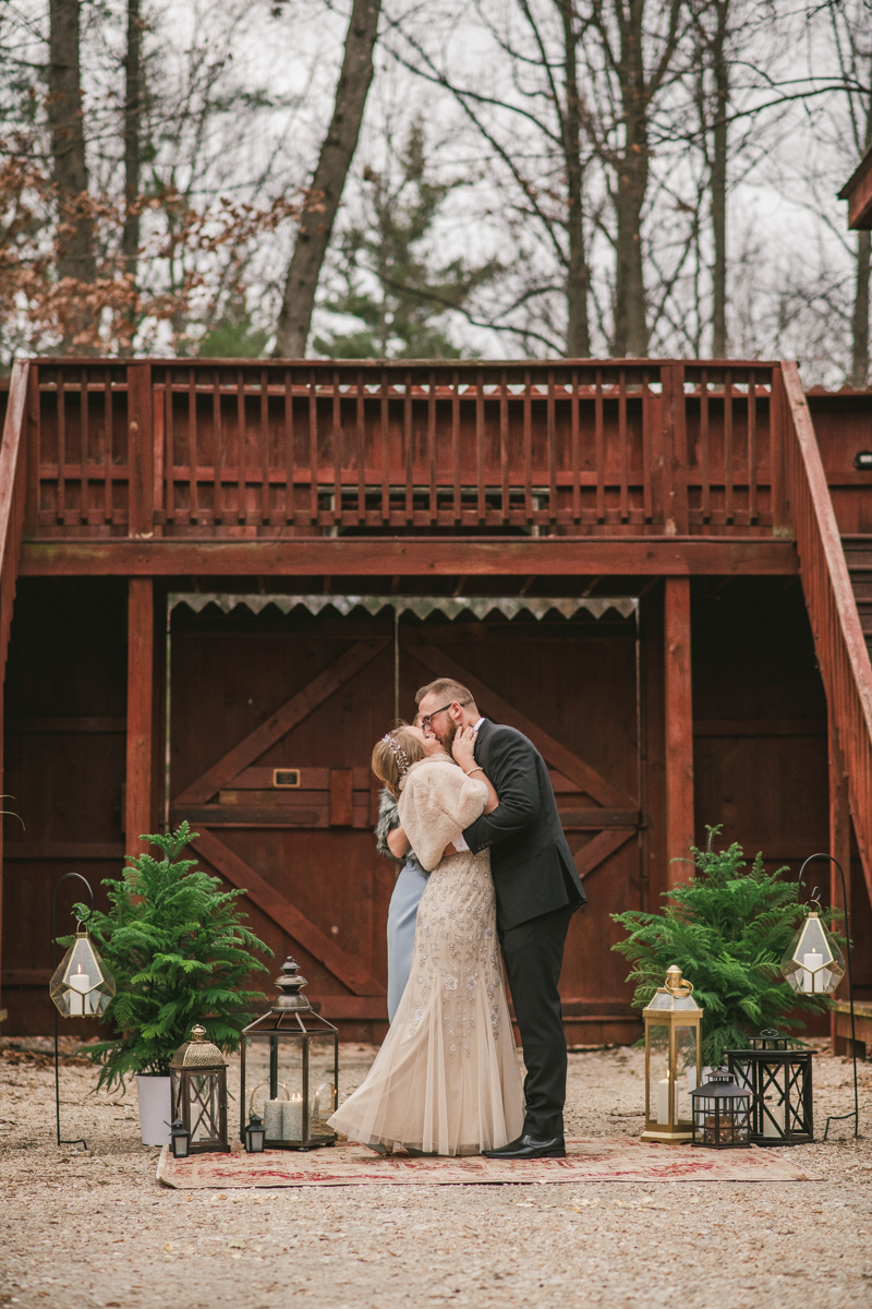 A cozy wedding ceremony under the stars at Camp Puh'Tuk in the Pines in Monkton Marlaynd by Britney Clause Photography