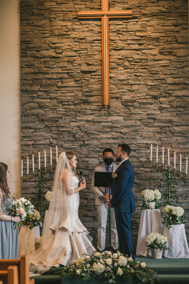 A gorgeous June wedding at the Historic Hebron House in Ellicott City by Britney Clause Photography