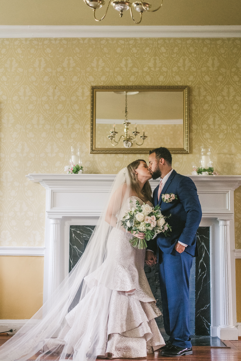 A gorgeous June wedding at the Historic Hebron House in Ellicott City by Britney Clause Photography