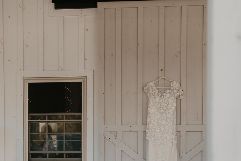 Gorgeous wedding details at Kylan Barn in Delmar, Maryland by Britney Clause Photography