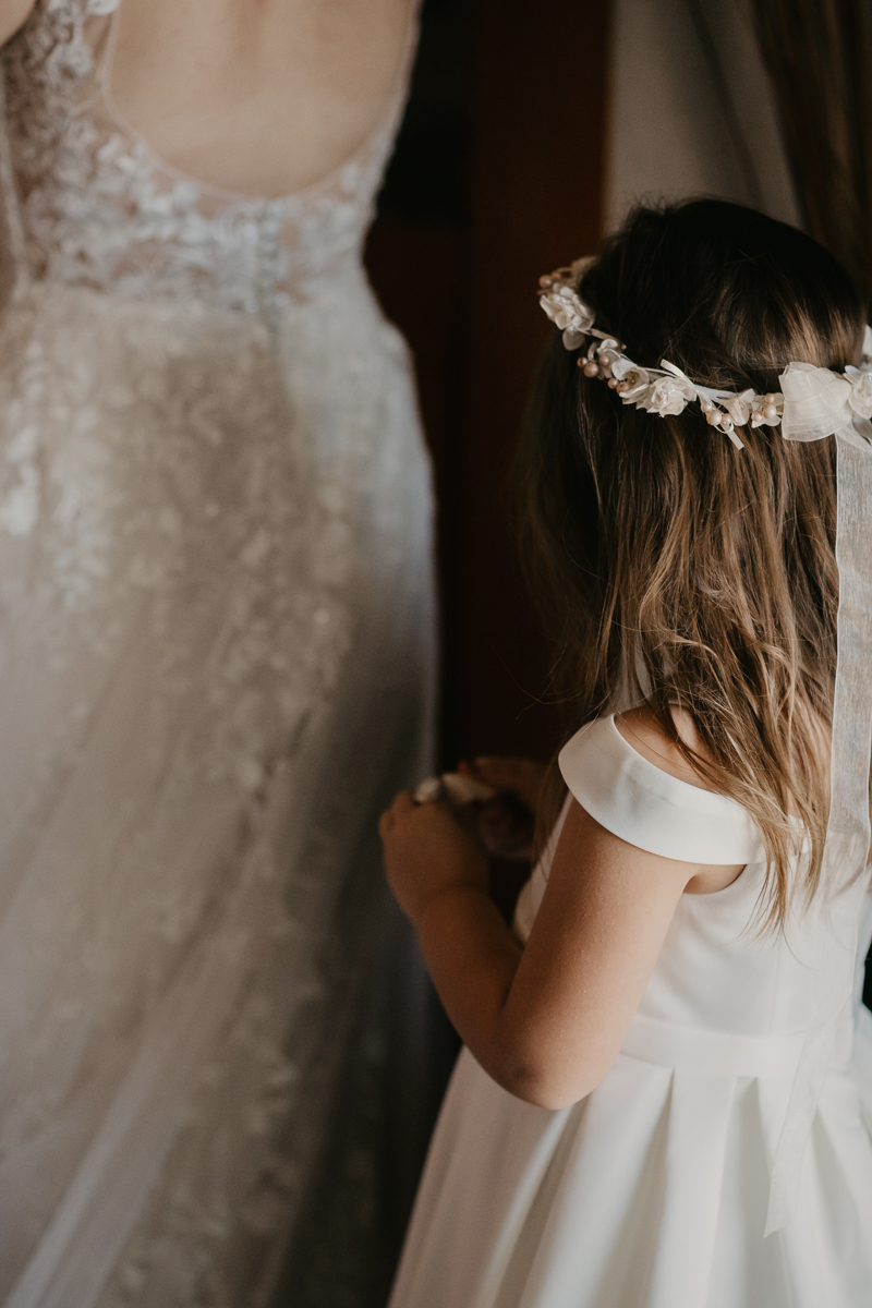 A bride getting ready for her wedding at The Hyatt Regency Chesapeake Bay, Maryland by Britney Clause Photography