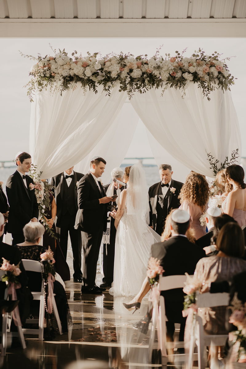 A beautiful Jewish wedding ceremony at The Hyatt Regency Chesapeake Bay, Maryland by Britney Clause Photography