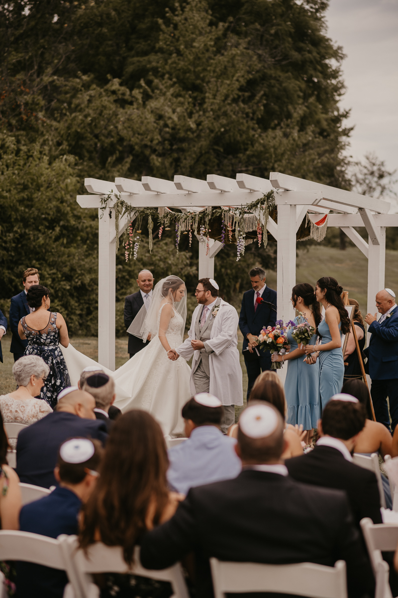 Amazing jewish ceremony at Dulany's Overlook in Frederick, Maryland by Britney Clause Photography