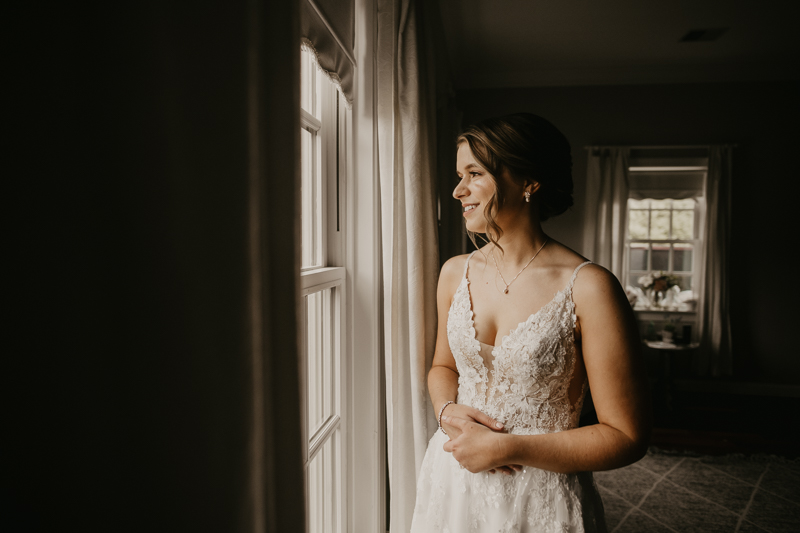 A bride getting ready at Rose Hill Manor in Leesburg, Virginia by Britney Clause Photography