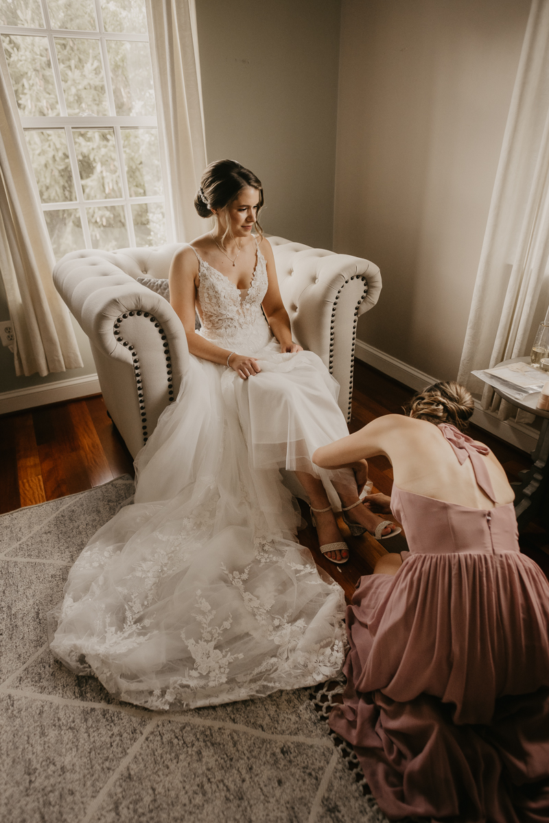 A bride getting ready at Rose Hill Manor in Leesburg, Virginia by Britney Clause Photography