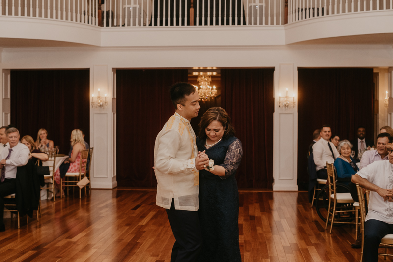 A stunning garden wedding reception at Rose Hill Manor in Leesburg, Virginia by Britney Clause Photography