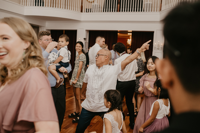 A stunning garden wedding reception at Rose Hill Manor in Leesburg, Virginia by Britney Clause Photography