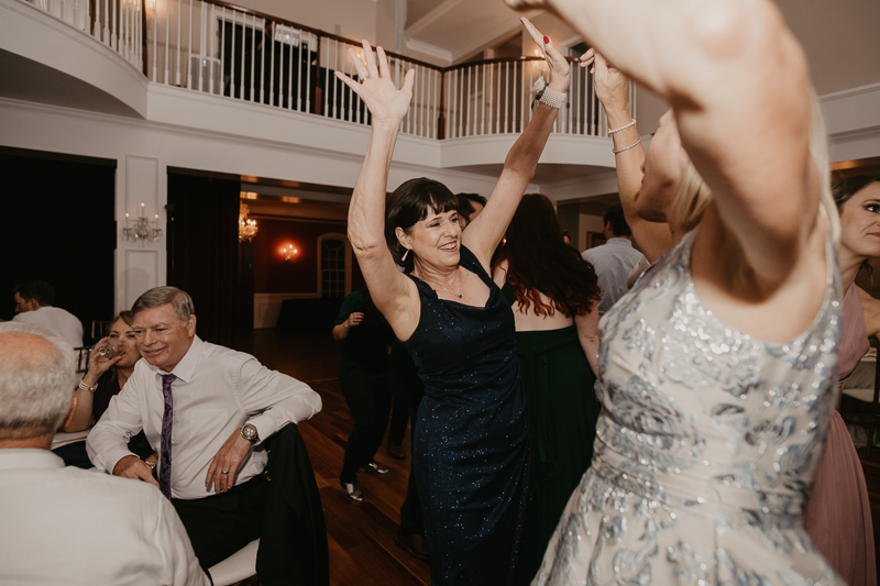 A stunning garden wedding reception at Rose Hill Manor in Leesburg, Virginia by Britney Clause Photography