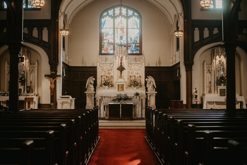 Amazing church wedding ceremony at the Shrine of the Sacred Heart by Britney Clause Photography